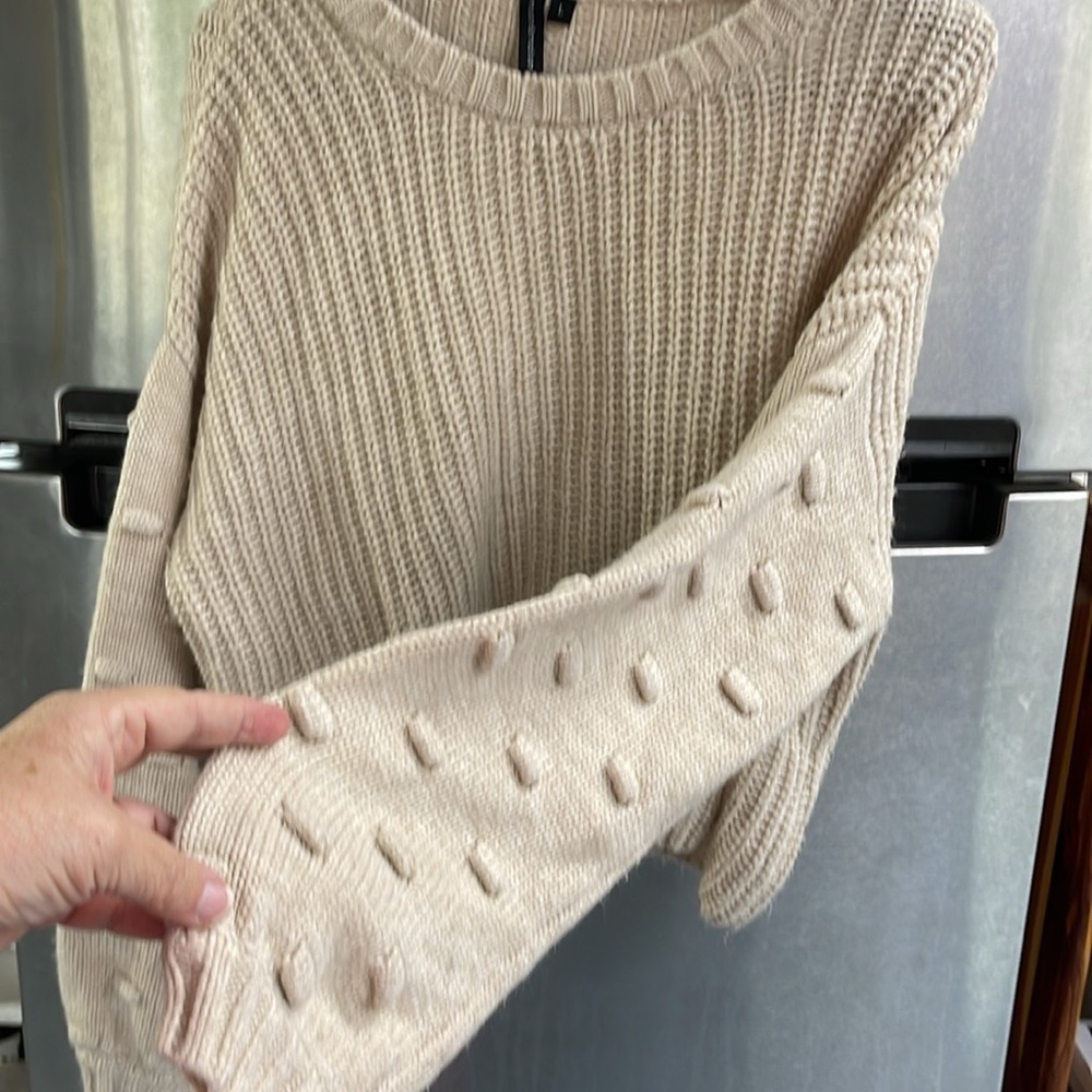 Moon & Madison‎ oatmeal color knit sweater, women’s Size Large decor long sleeve